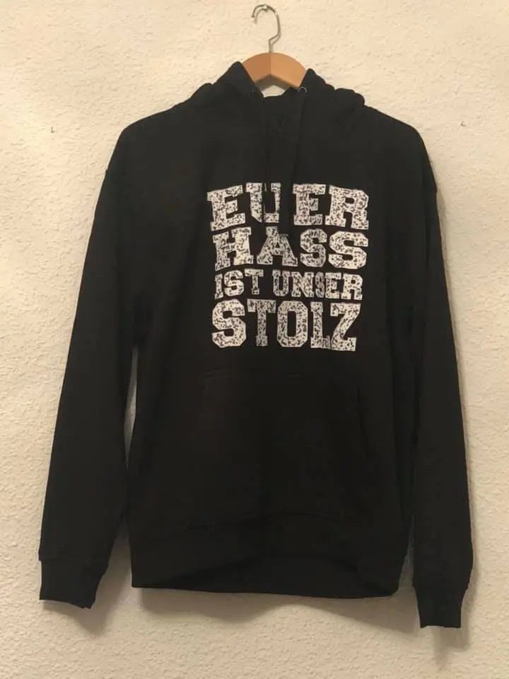 Schwarzer Hoodie Euer Hass ist unser Stolz